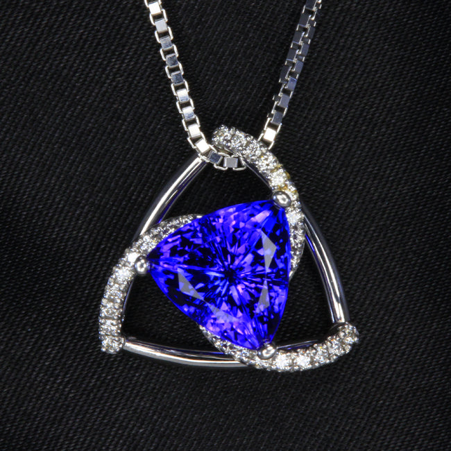 Exceptional Tanzanite Pendant 4.62 Carats