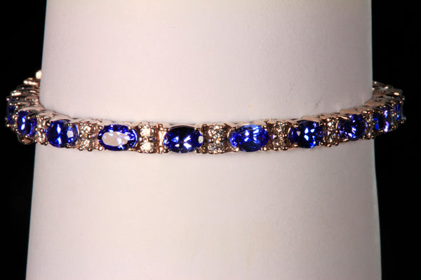 Tanzanite Tennis Bracelet in White Gold With Ideal Cut Diamonds