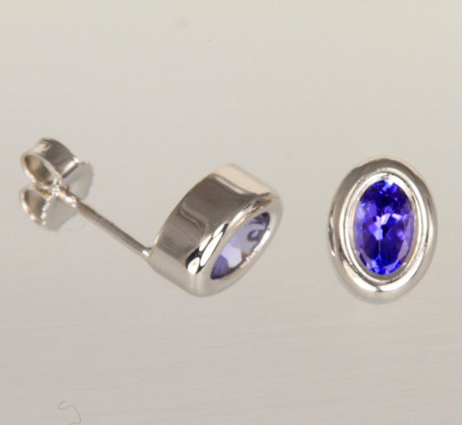 Tanzanite Bezeled Earring in White Gold