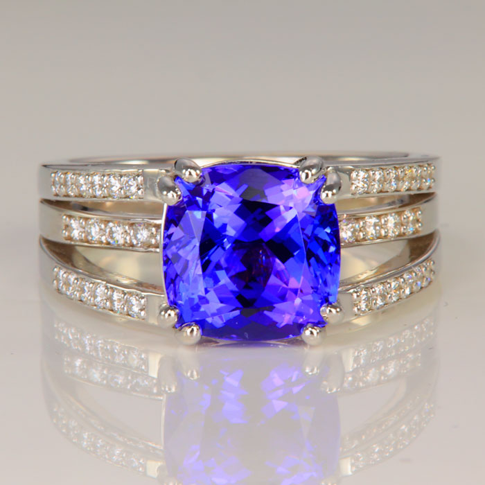 14K White Gold Tanzanite and Diamond Ring 5.05 Carats*