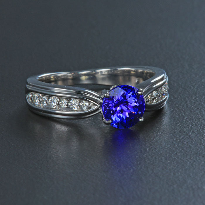 14K White Gold Tanzanite and Diamond Ring 1.21 Carats