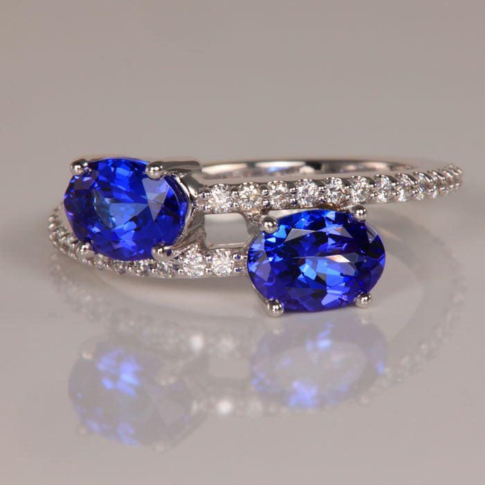 14K White Gold Oval Tanzanites and Diamond Ring 2.04 Carats