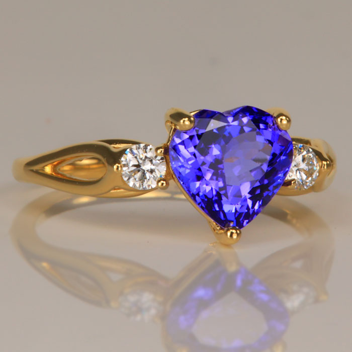 18K Yellow Gold Heart Shape Tanzanite Ring 2.00 Carats