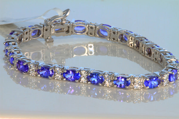 Tanzanite Tennis Bracelet in White Gold With Ideal Cut Diamonds