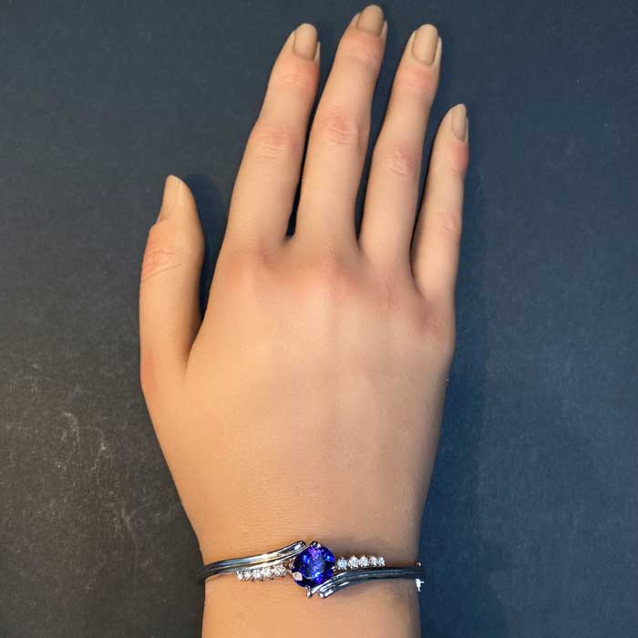 14K White Gold Tanzanite and Diamond Bangle Bracelet 4.01 Carats