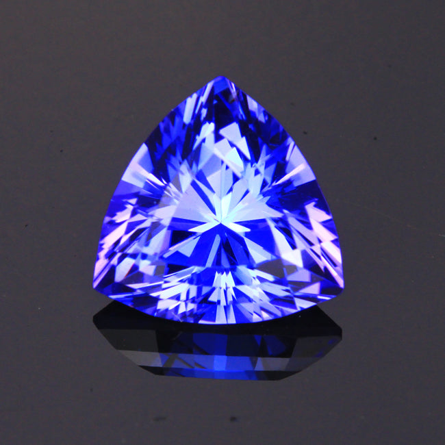 Special Cutting. Trilliant Tanzanite Gemstone 2.81 Carats