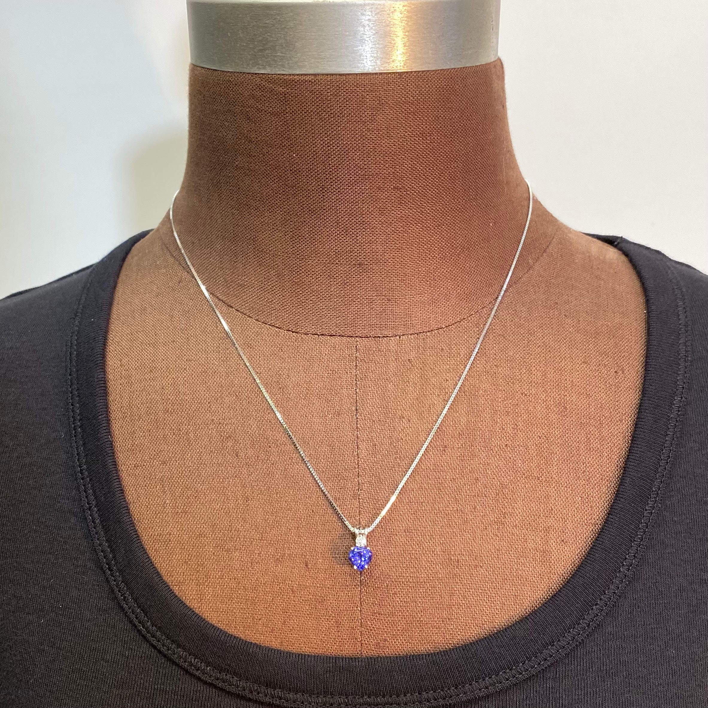 14K White Gold Heart Shape Tanzanite Pendant with Diamond 1.37 Carats